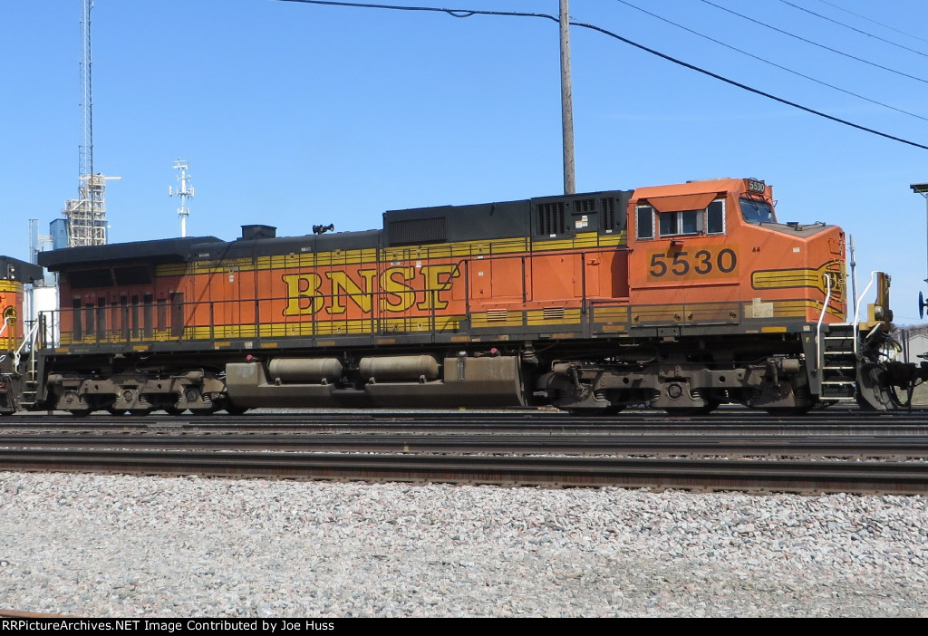 BNSF 5530